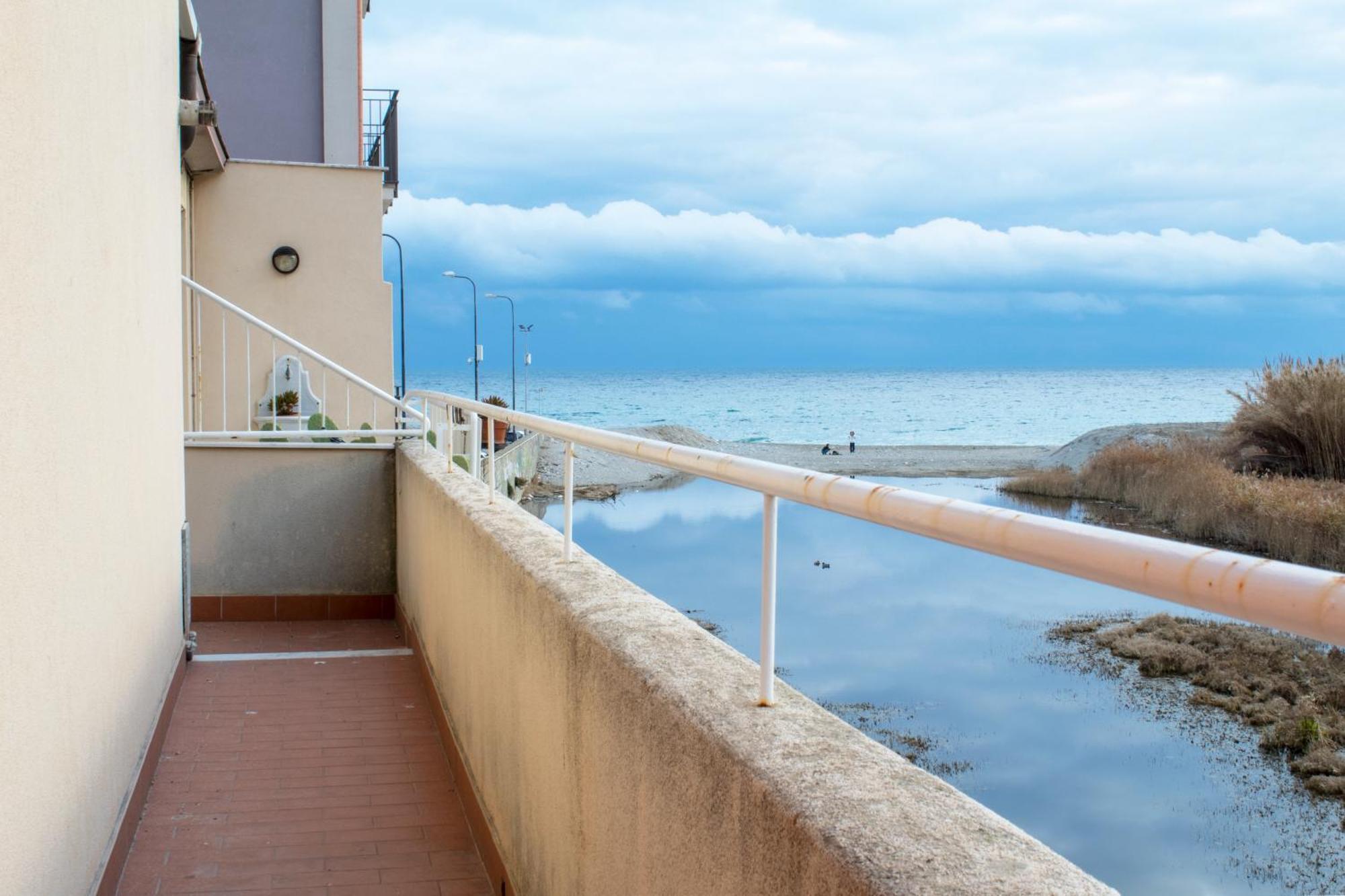 Ferienwohnung 100 Metri Dal Mare Relax A Due Passi Dal Centro Finale Ligure Exterior foto